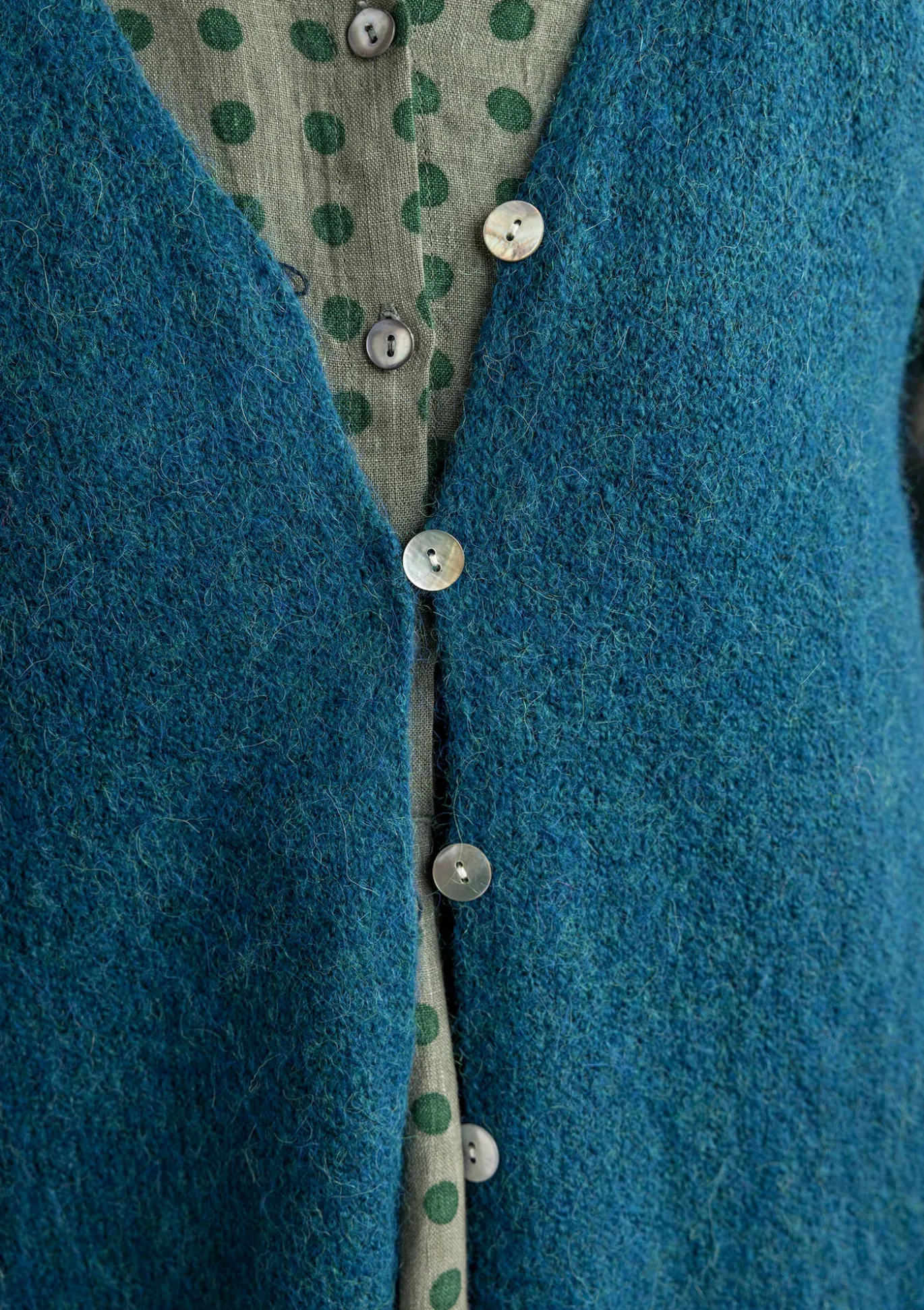 Stickad väst i alpackamix